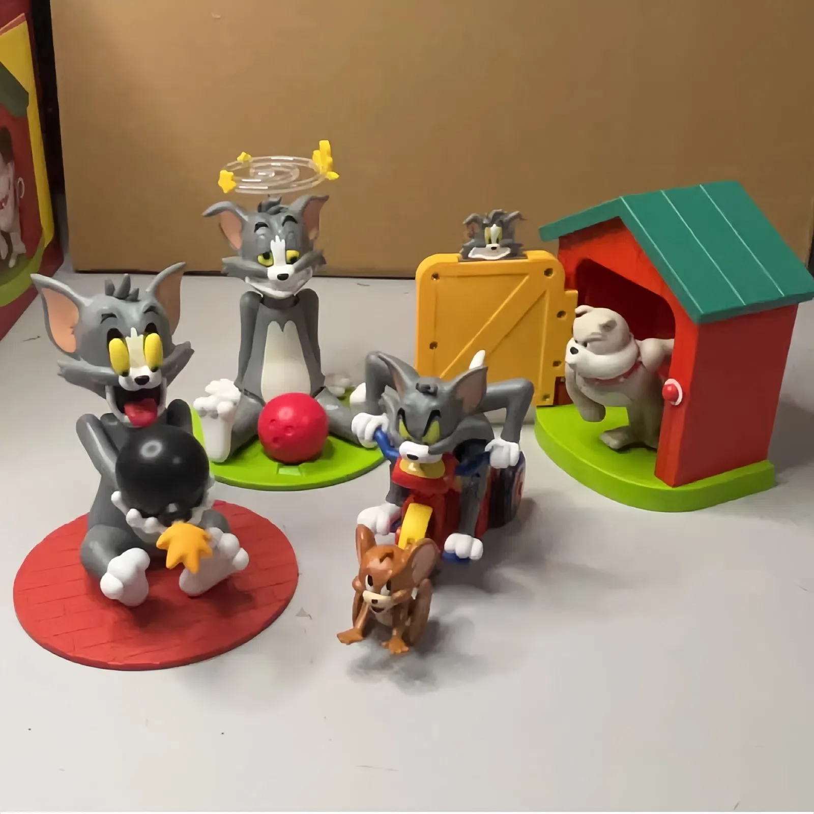 Simpatico cartone animato classico divertente Tom e Jerry Blind Box Povero serie Tom Action Figure Kawaii Gatto e topo Anime Modello Ornamenti Giocattoli