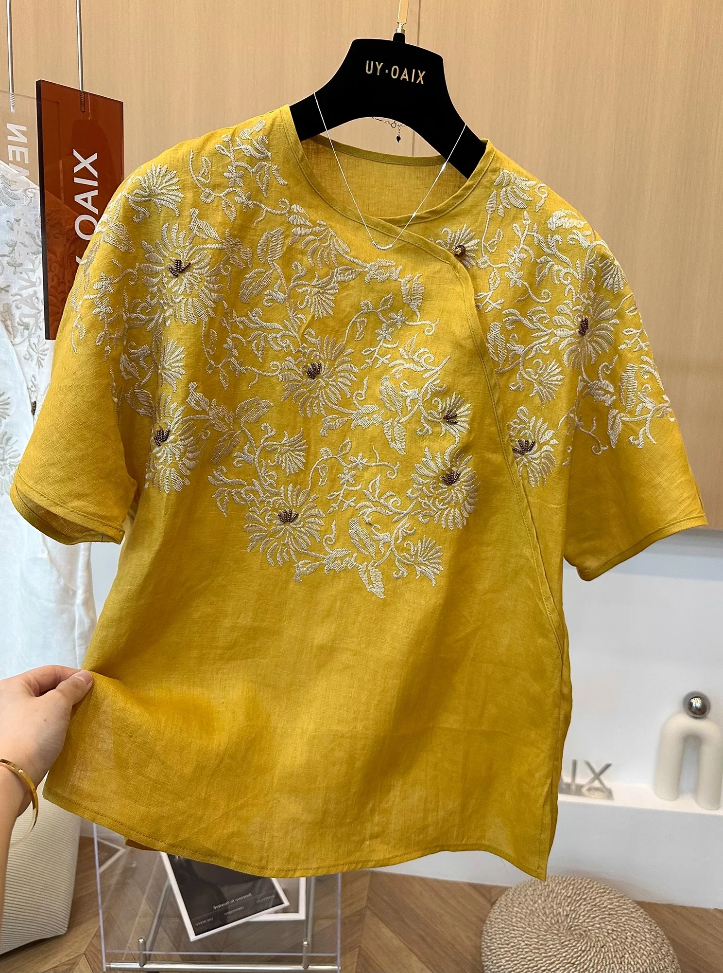 Nouveau chinois Sle brodé ort Sve irt été 2025 lin Anti-âge rond Ne femmes irt coton 90% lin 0%