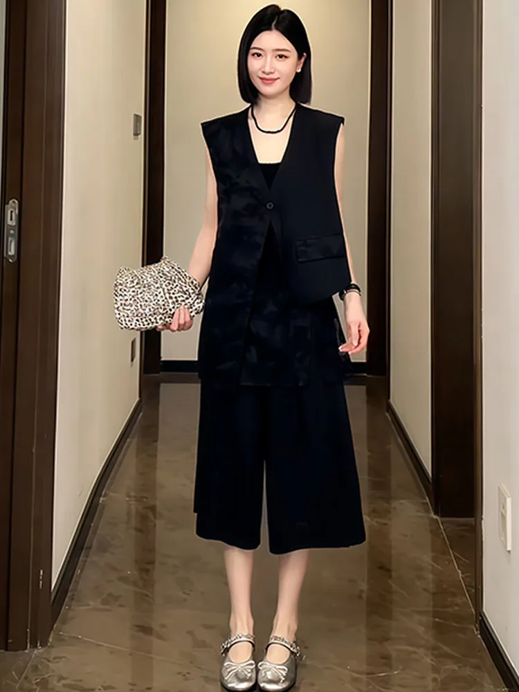 

Faionable Splice Svel Top And Seven-Quarter Pants Set for Women Summer 2026 Anti-Wrinkle Polyester Fiber V-Ne Butto...
