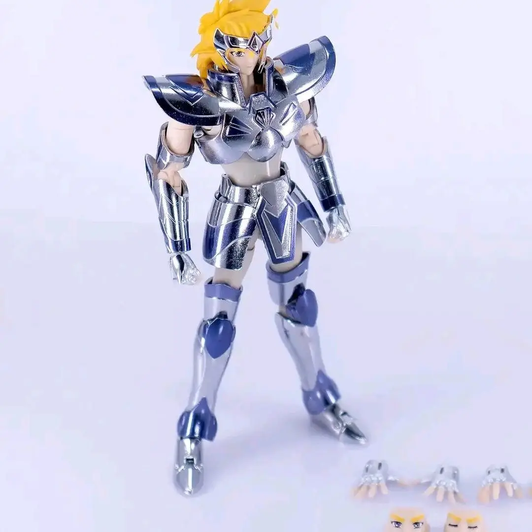 Figurka Silver Saint Triangular Seat Noisis ze stopu, dostępna od ręki.