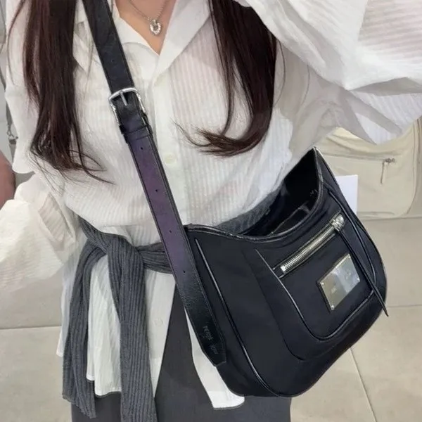 

Women's PU Fashion Shoulder Bag Large Capacity Simple Shoulder Purse Zipper Closure Trendy Designer Handbags Outdoor Travel Bags