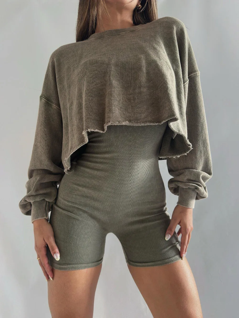 נשים 2025 ניו-הצוואר ארוך שרוולים 2 חולצת סוודר סט סטרפלס מכנסיים קצרים להגדיר