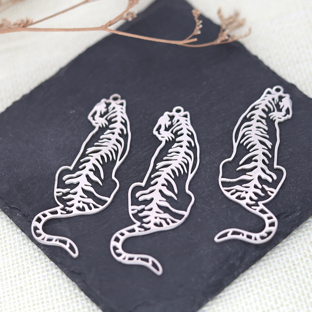 3PCS  Cut-out vintage tiger pendant  DIY Stainless Steel Gift For Women Men Charm Pendant For Bracelet Jewelry Findings