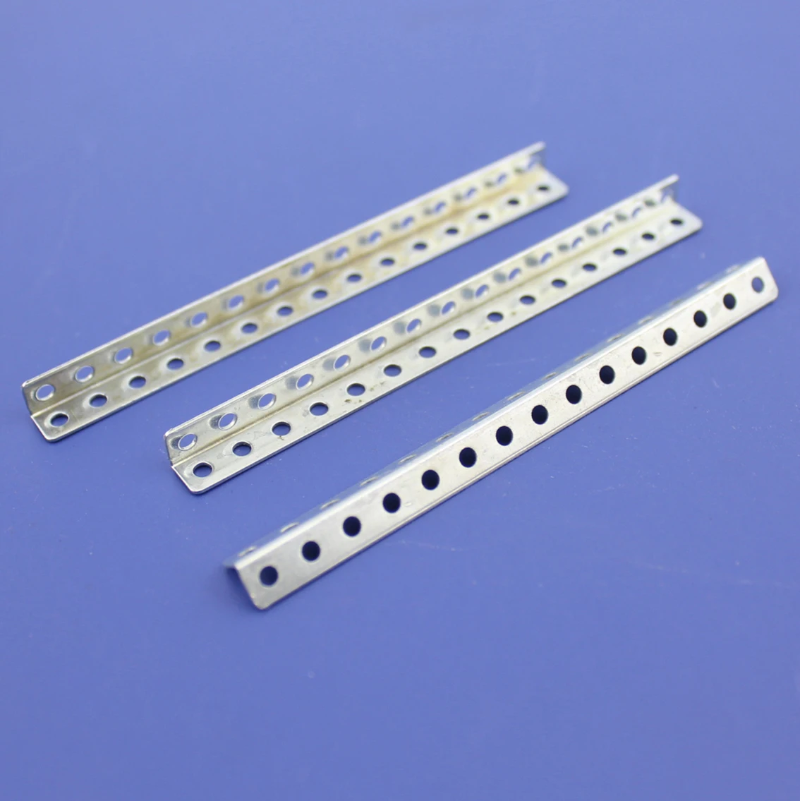 65/75mm L-Shaped Bracket with Hole Fixed Piece Small Angle Iron Rod Angle Code Porous Iron Sheet DIY Model Material Accessories