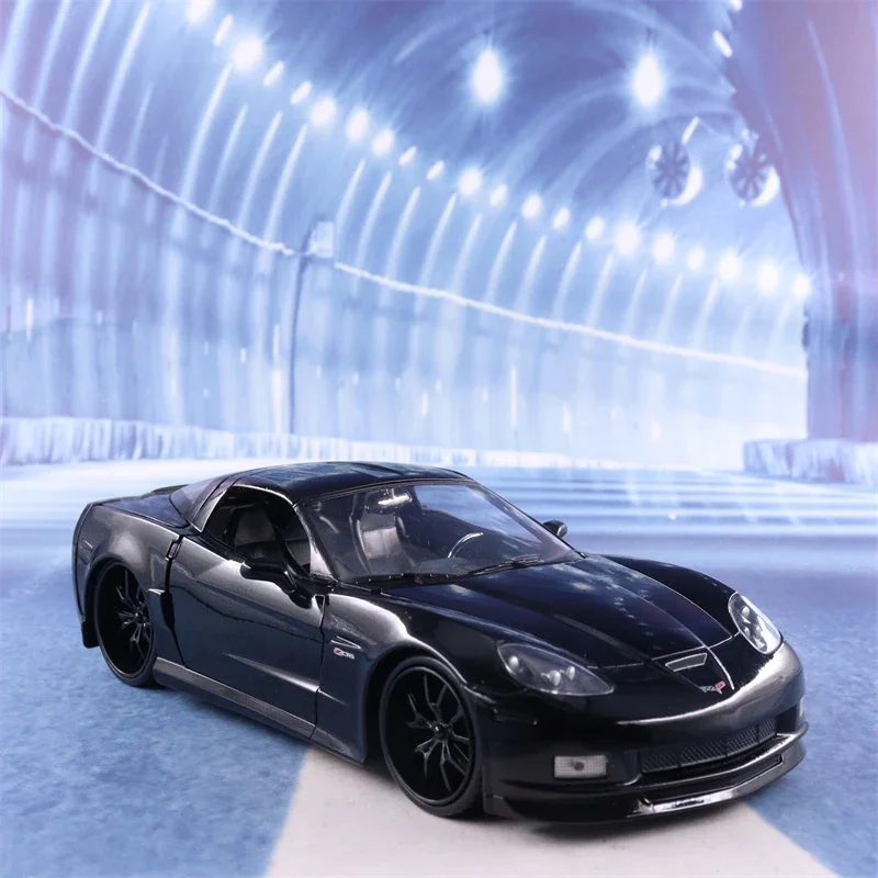 1:24 2006 Chevrolet Corvette Z06 High Simulation Diecast Car Metal Alloy Model Car Toys For Children Gift Collection J137