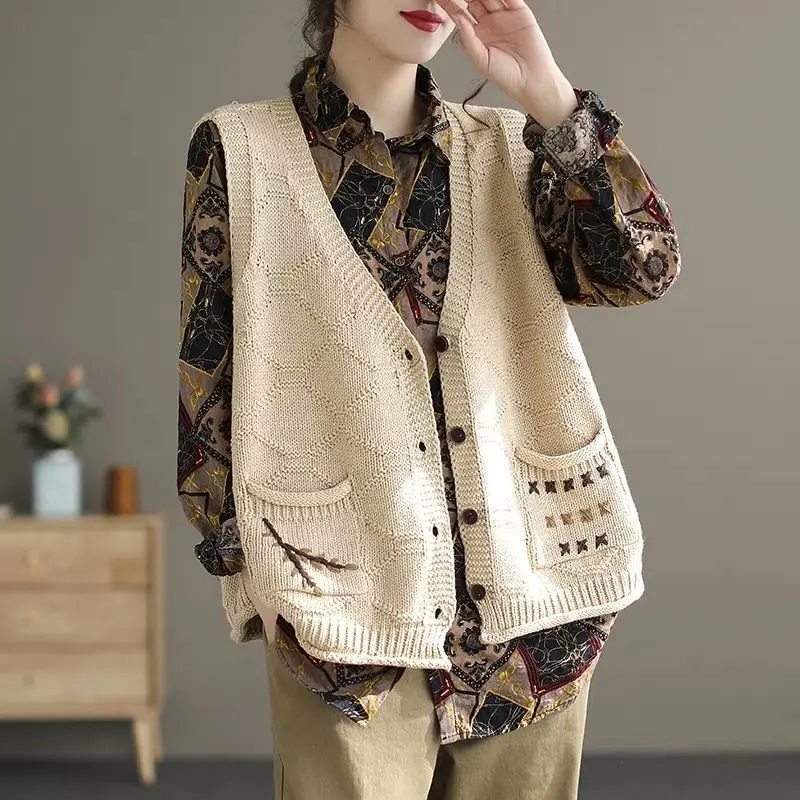 Frauen Vintage Stickerei Taschen Knopf Strickjacke Pullover Weste y2k weibliche einfache lässige V-Ausschnitt ärmellose lose gestrickte Weste