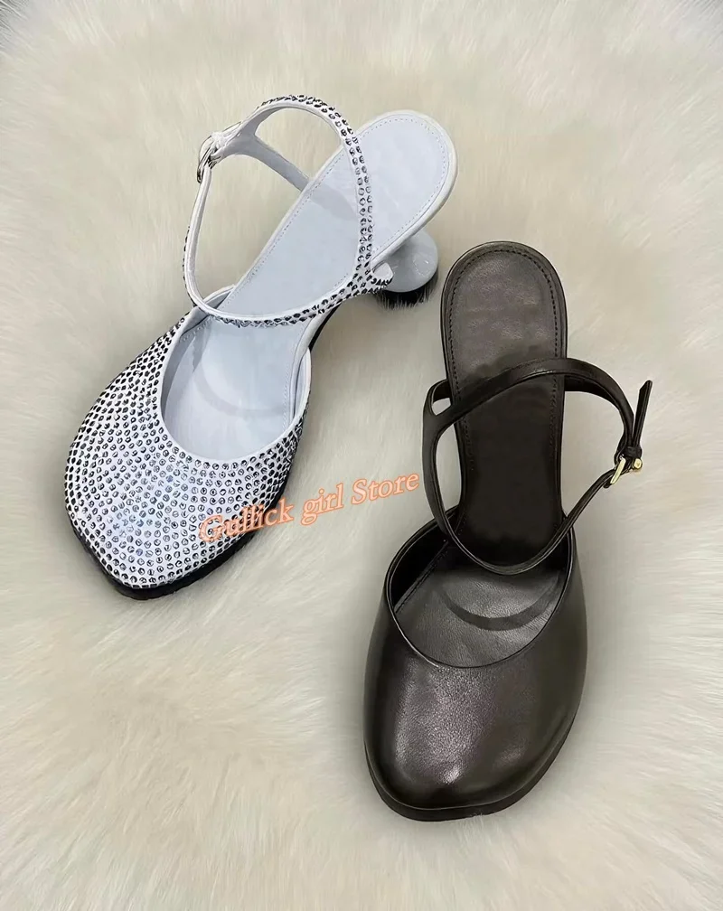 كريستال الأزرق ساحة تو مضخات الكاحل مشبك حزام خنجر رقيقة عالية الكعب المدرج 2025 الصيف الربيع النساء فستان أحذية اليدوية