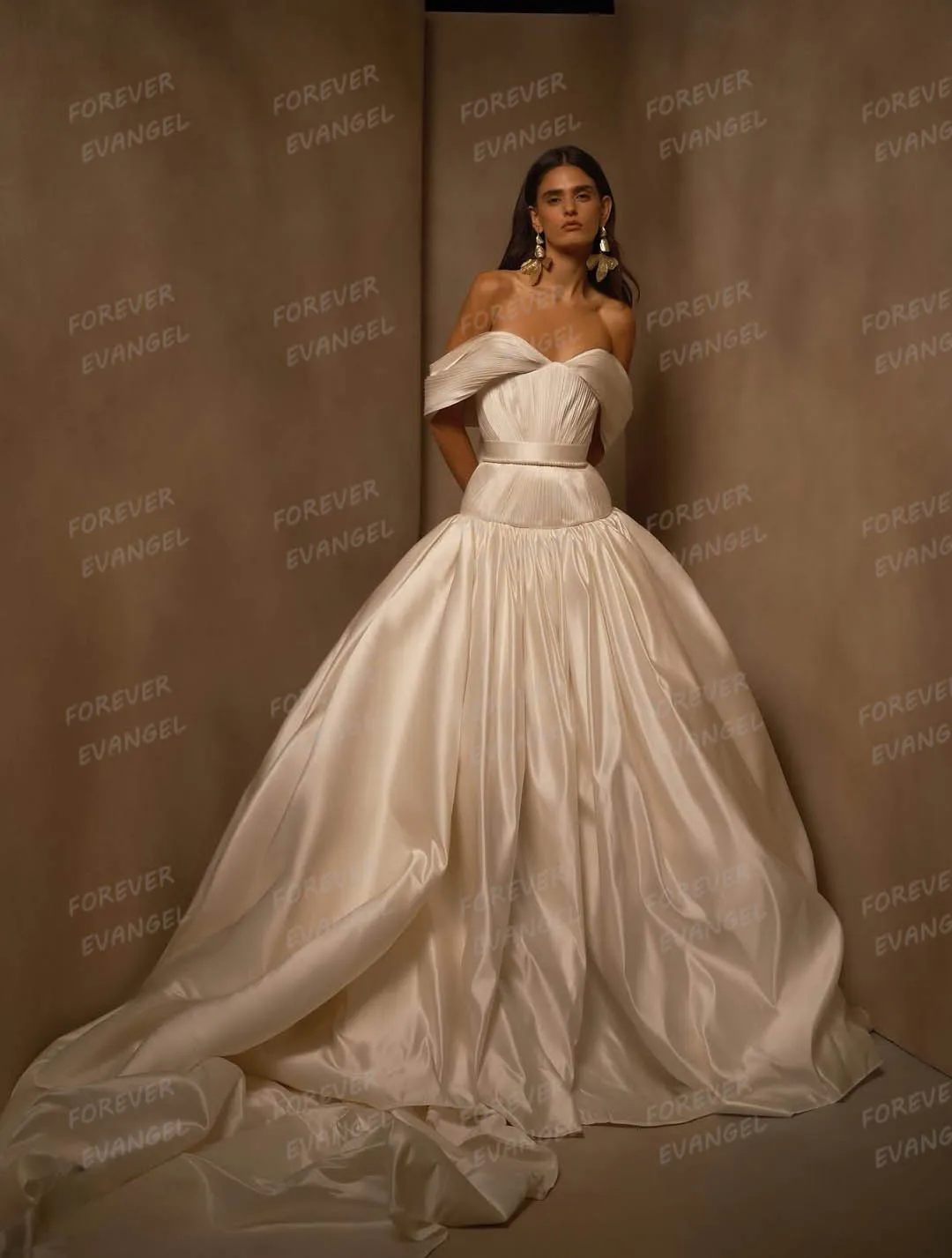 Eenvoudige A-lijn Trouwjurken Vrouw Sweetheart Off Schouder Backless Satijnen Bruidsjurken Prinses Aangepaste Vestidos De Novia