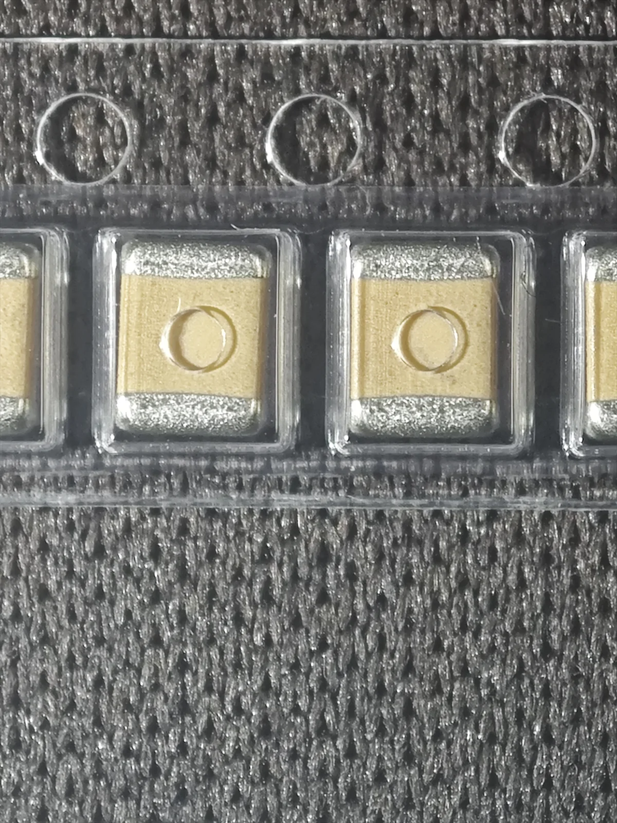 

5pcs New and Original 1210GC102KAT1A ultilayer Ceramic Capacitors In Stock