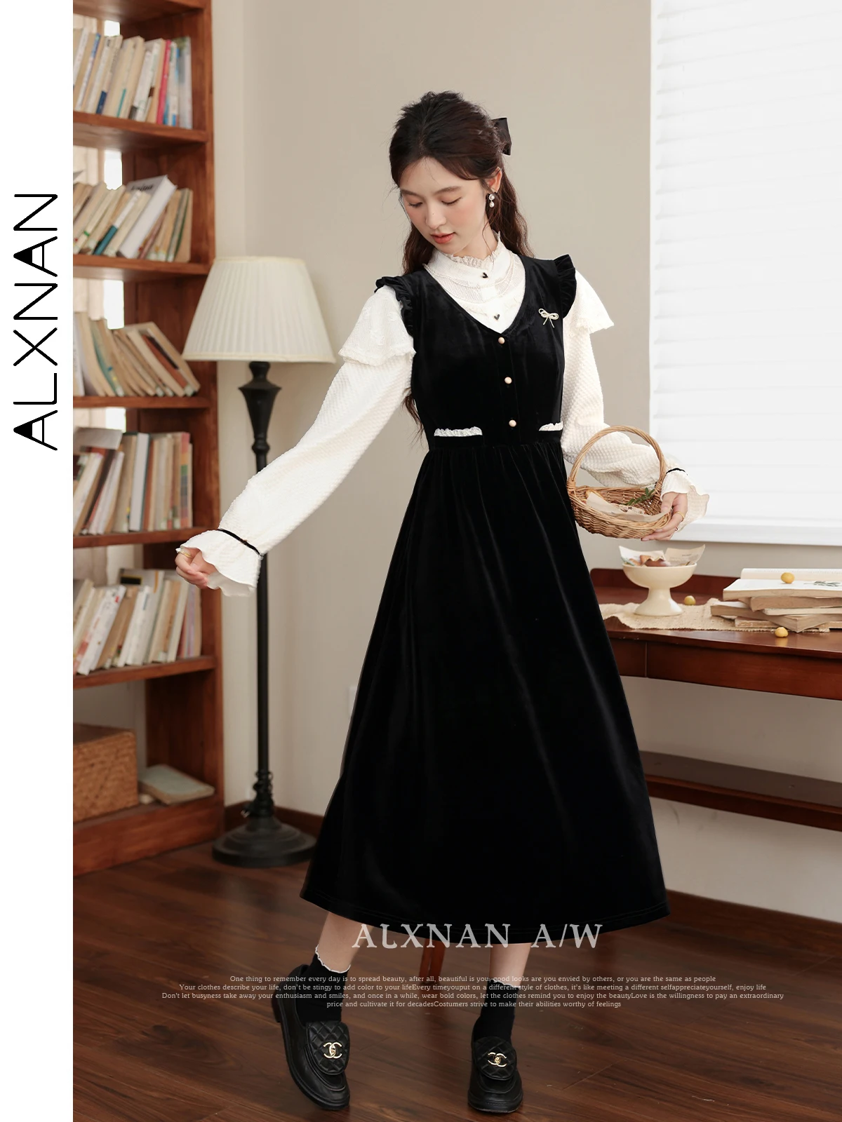 

ALXNAN V-neck Velvet Straps Dress for Women Elegant Black Sleeveless Midi Dresses 2024 Autumn Winter New Woman Clothing LXN31938