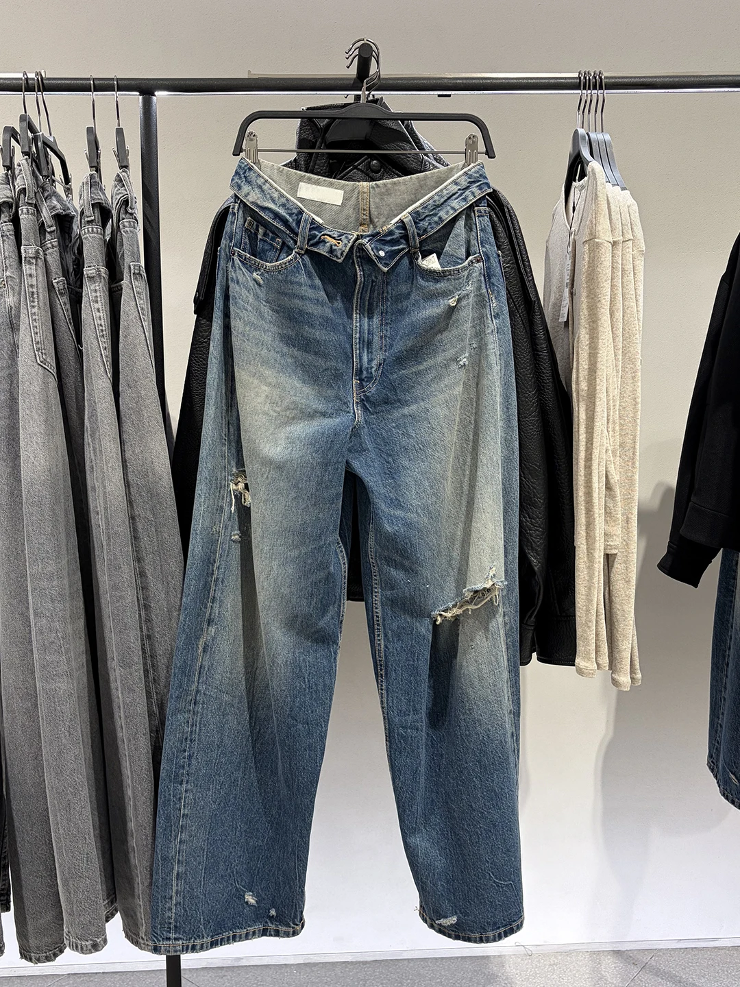 Fall Winter Denim Jeans Women's High Waist Cuffed Loose Fit Torn Hole Decorative Long Pants Ladies Fashion Casual Trousers