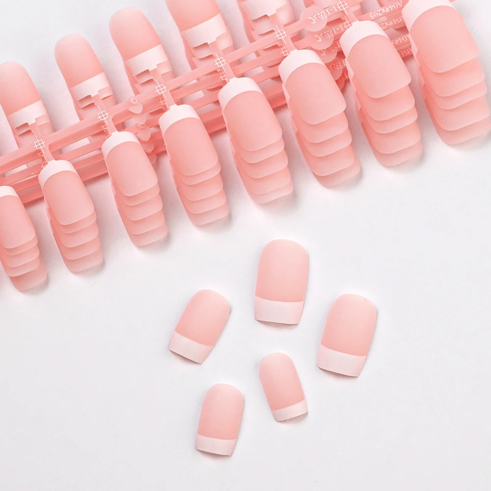 120/150 قطعة الفرنسية ماتي قصيرة مربع الأظافر وهمية 6-3.2 سنتيمتر الأبيض حافة عارية الصحافة على الأظافر غطاء كامل الفرنسية مربع عيد الميلاد مسمار نصائح