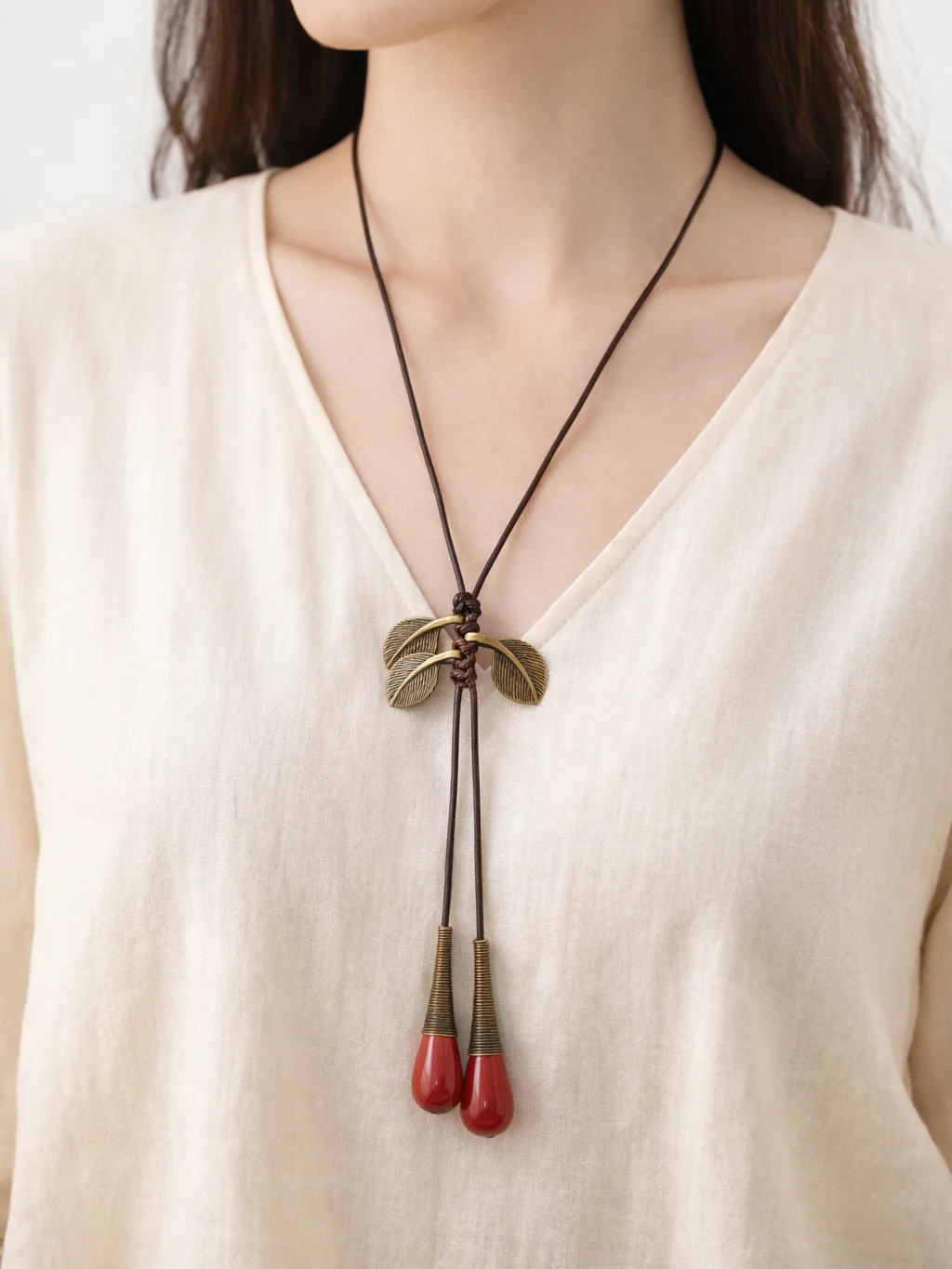 Bohemian Vintage Leaf Long Tassel Necklace for Women Adjustable Rope Sweater Chain Retro Statement Pendant Jewelry Fall Winter A