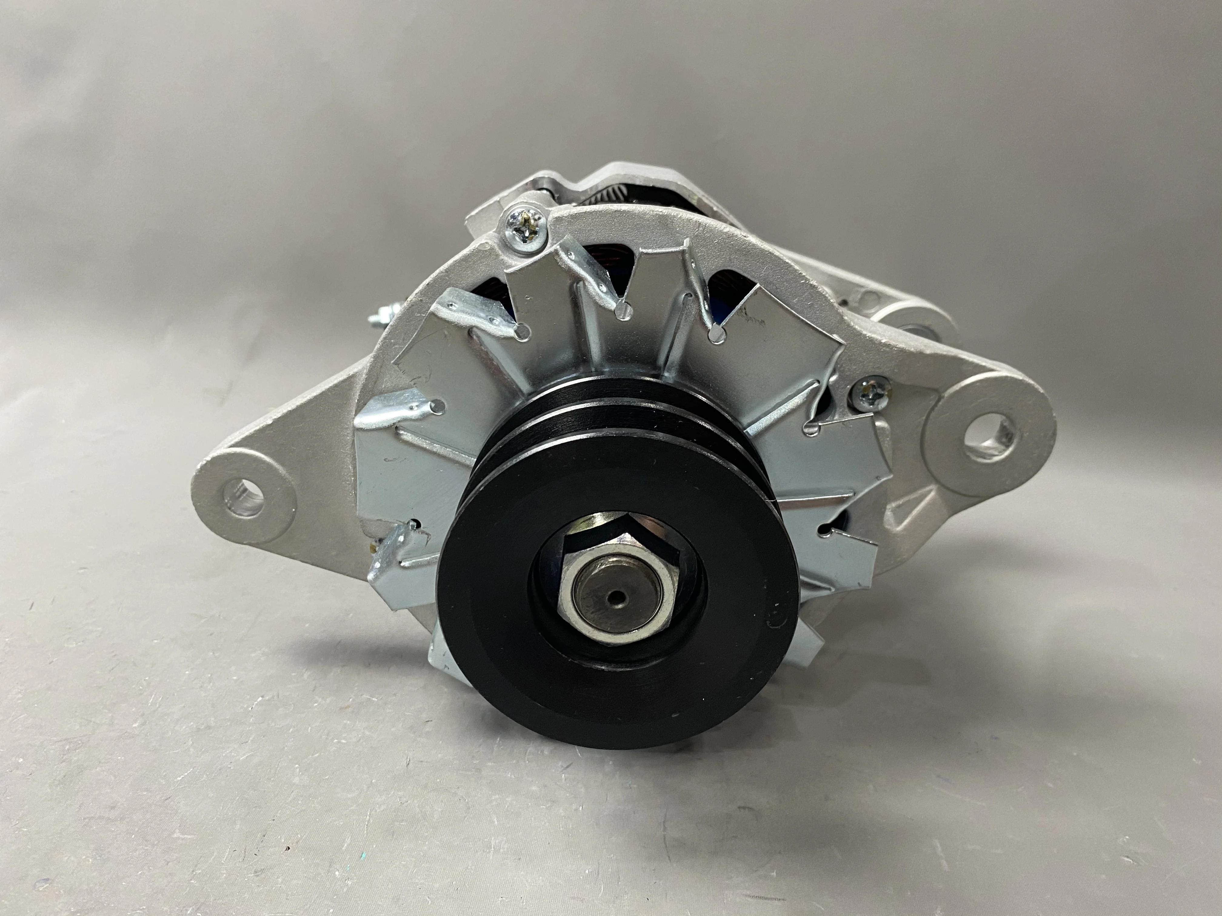 Alternator 6BG1T A4tu5486 1812005303 Ex200-6 Zax200 2b82-Ac 1000