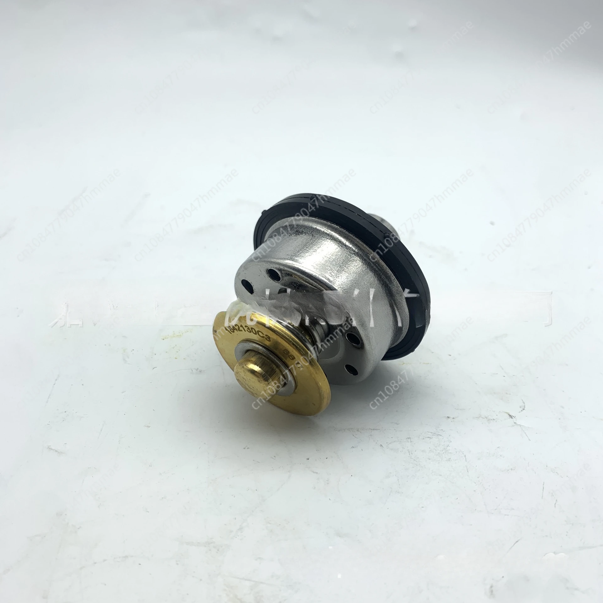 1842130C1 1842130C3 Thermostat Applicable to construction machinery