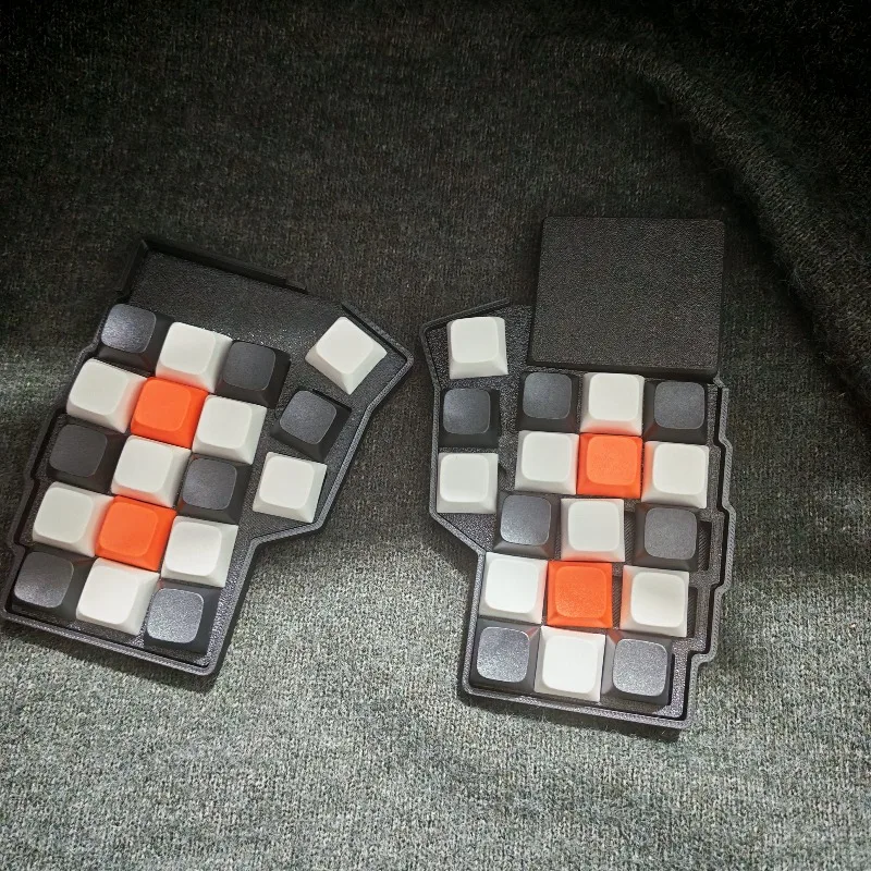 NEW Corne V4.1 分割キーボード タッチパッド付き 3x5レイアウト 有線 RGB カスタマイズ可能 ホットスワップ対応 人間工学に基づいたゲーマー向けデザイン DIY ゲーマー向け