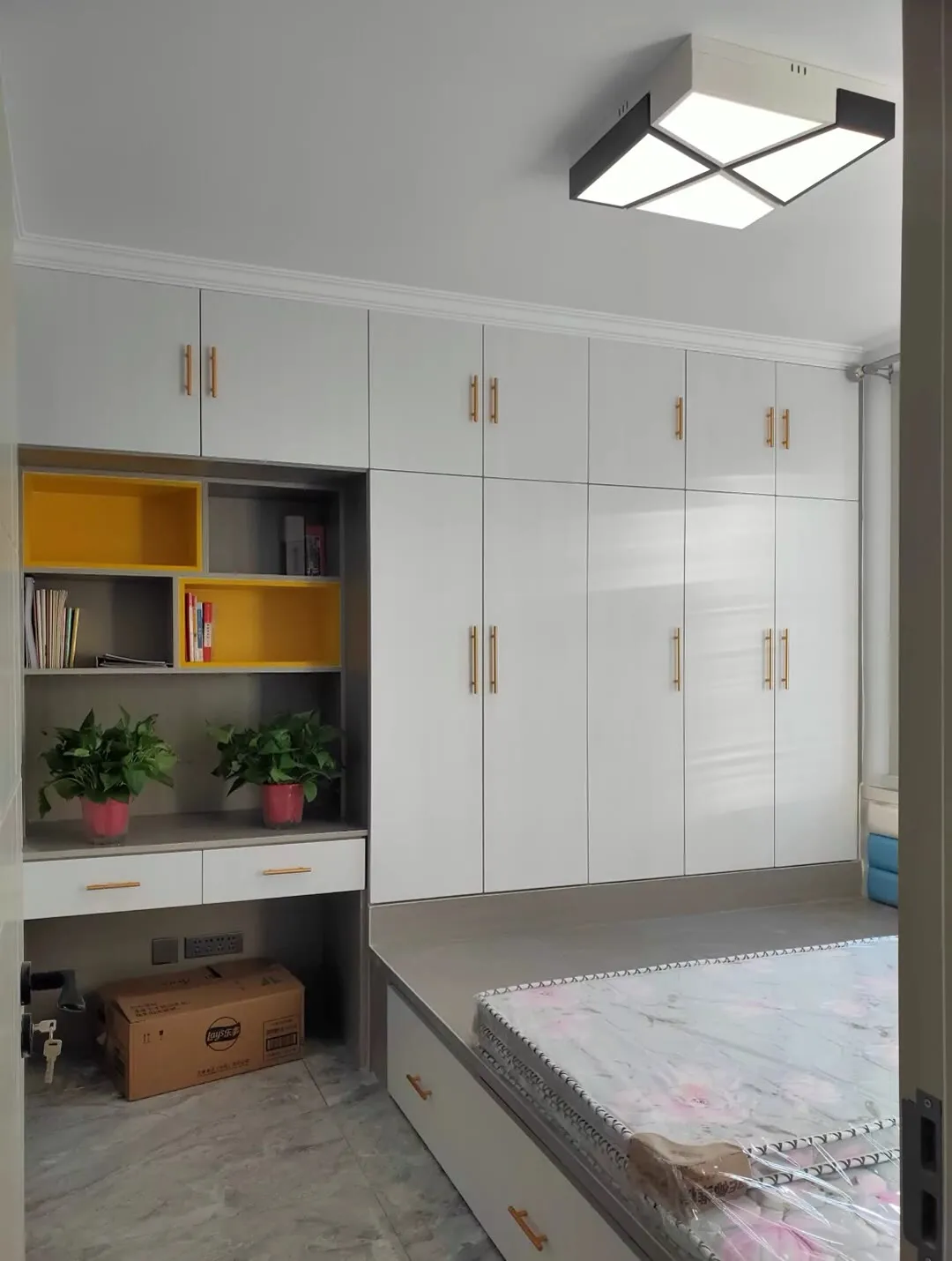 ^Modern Wood Wardrobe Bookcase Extendable Convertible Features Freestanding Design for Small Apartments Exterior Bathroom Use