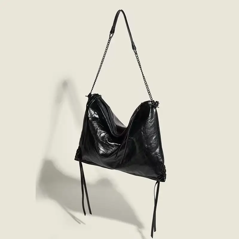 

2026 New Black Motorcycle Bag Large-capacity Tote Bag Sweet and Cool Single-shoulder Crossbody Commuter Bag Minimalist for Women