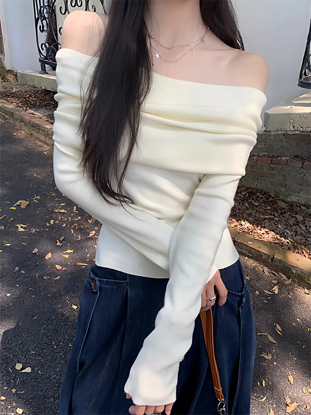 

Sexy Shoulder Bared Base Shirt Women's Inner Wear Cross Shoulder Knitted Sweater Commute Style Korean Version Slim Fit Long S...