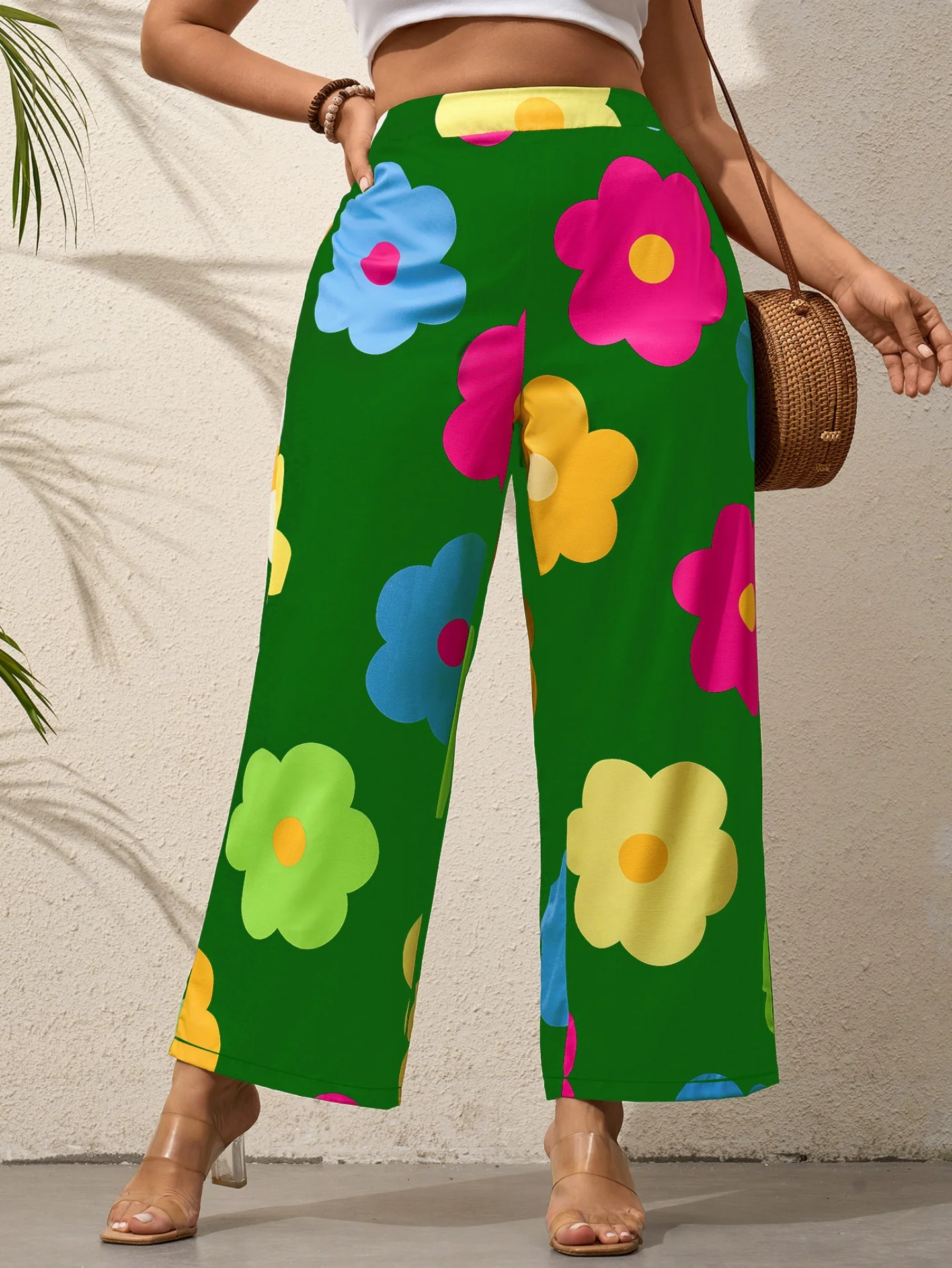 

Summer new green floral wide-leg pants for women; fashionable casual trousers.