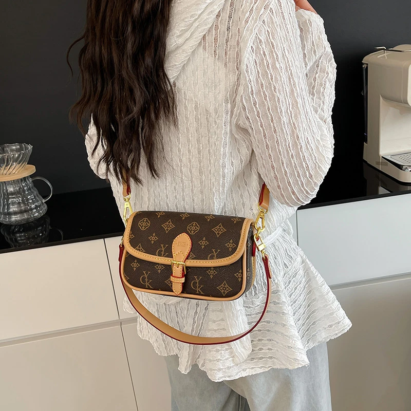

Luxury Brand Handbag For Ladies, Leather Material With Exquisite Touch, Famous Designer Tote Bag Practical