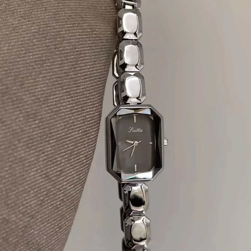 Quartz watch niche square trend 2025 new steel belt temperament fashion high sense girls watch birthday gift