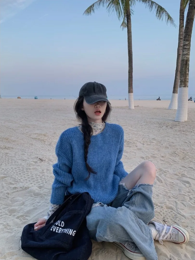 

Loose Long Sleeve round Neck Knitted Sweater Casual Comfortable Women's Top Spring 2026 New Style Blue Color Block Lazy Girl