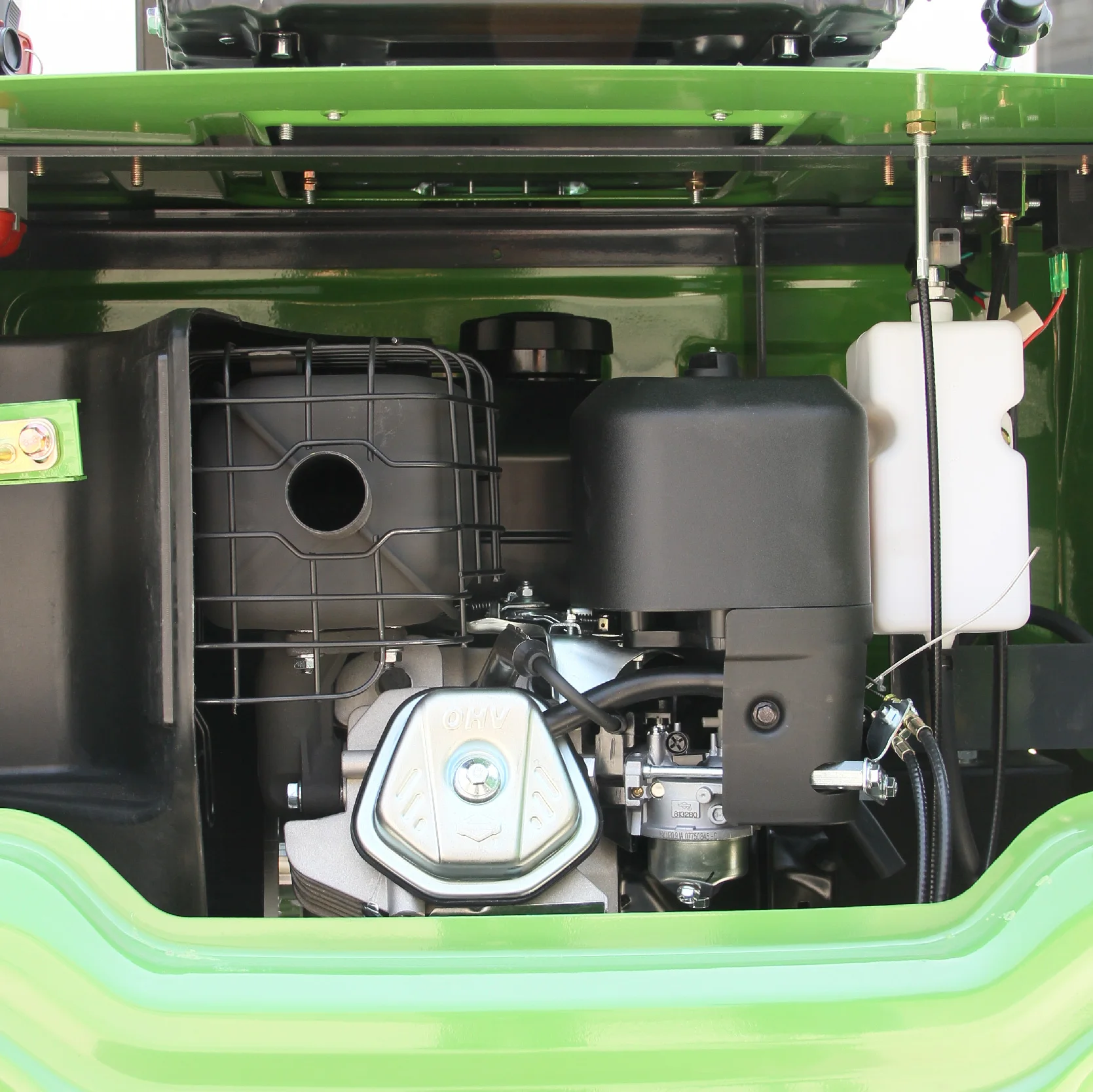 На складе США — мини-экскаватор 2000 фунтов с двигателем B&S мощностью 13,5 л.с., гидравлическое вспомогательное оборудование с добавлением покрытия.