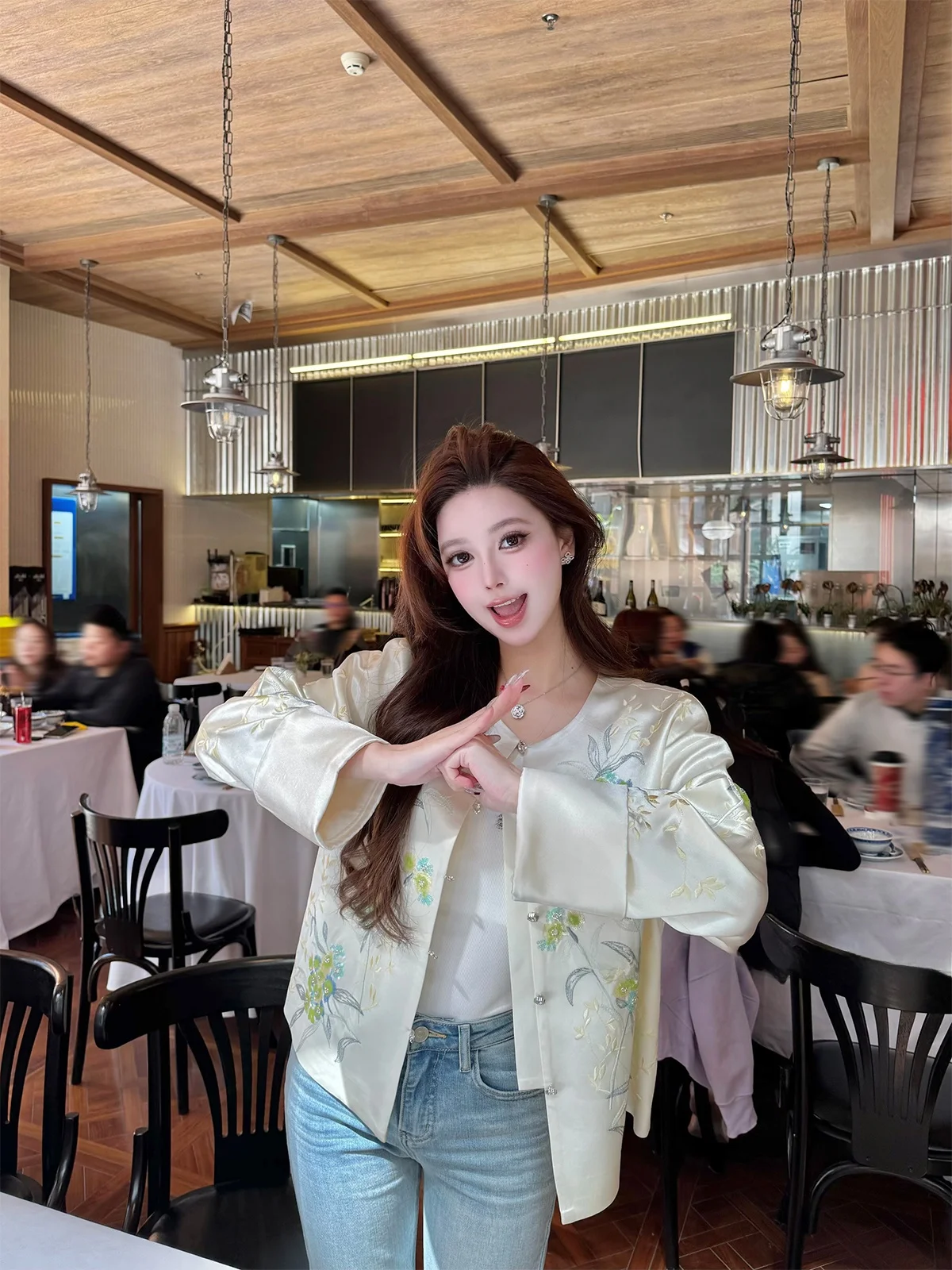 

Женская куртка JONIbyBEB из китайского ацетатного трикотажа с тяжелой вышивкой, пайетками и пуговицами, свободного кроя, для повседневной носки