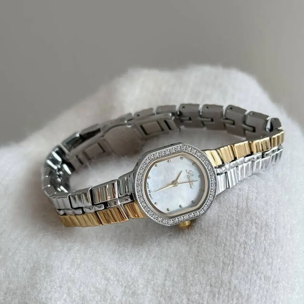 

Retro Gold Watch for Women with Diamonds, Simple Quartz Watch, Steel Strap, Waterproof Clock, Reloj Mujer