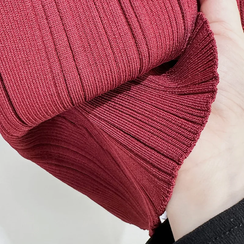 【هدية مجانية】 بلوزة نسائية عصرية فرنسية رفيعة قابلة للتمدد باللون الأحمر + طقم تنورة ضيقة مكون من قطعتين لخريف 2025 #6