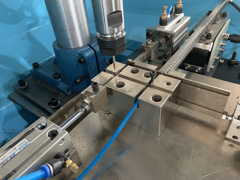 Made in China Fully automatic drilling machine for tapping holes with automatic loading