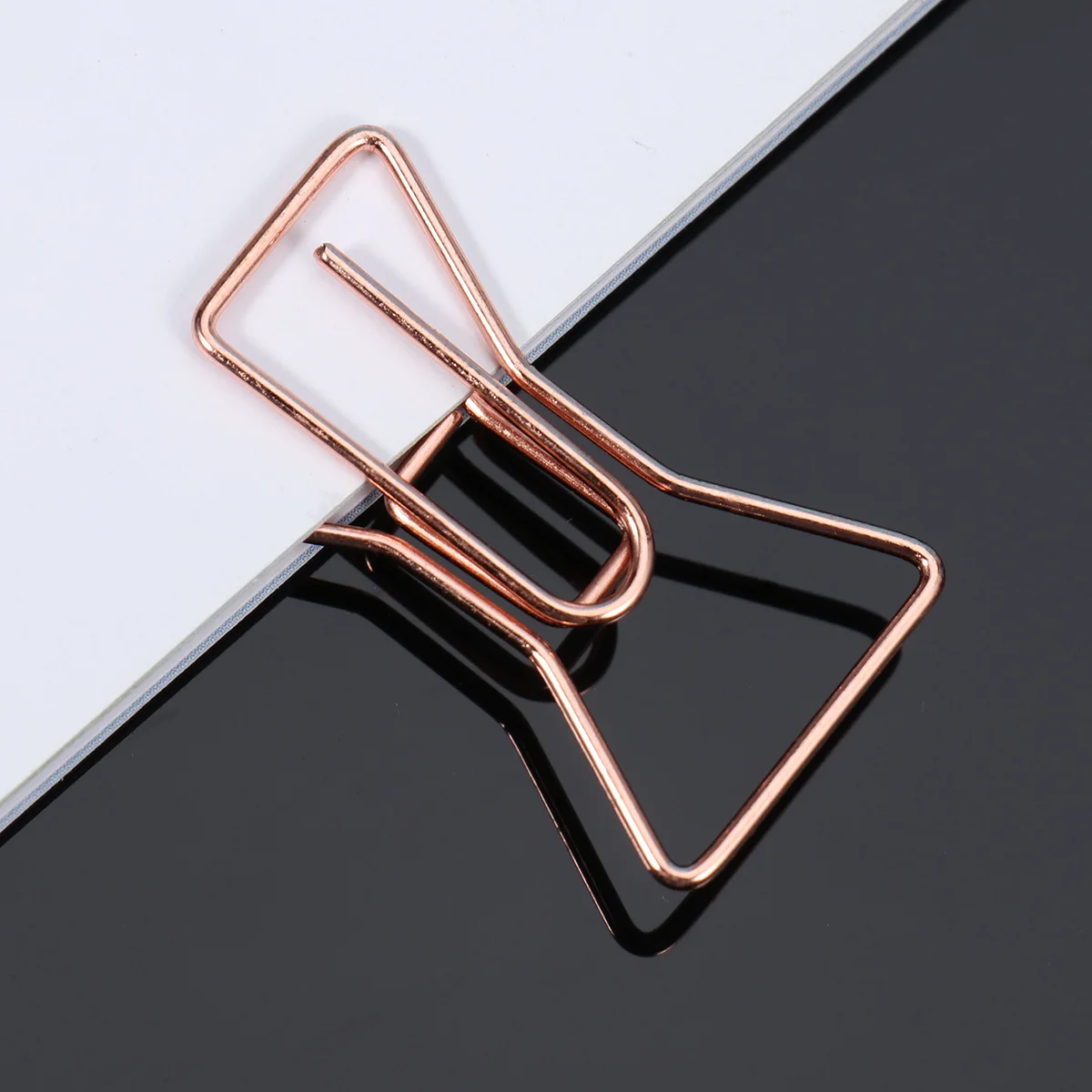 8Pcs Premium Electroplated Metal Paper Clips Strong Clipping Force Envelope Design Note Photo Organizer for Home Office