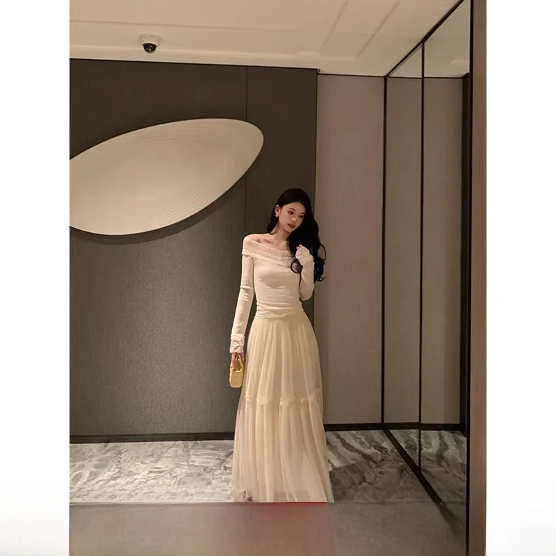 

Женский облегающий топ KunZong с одним открытым плечом, кружевной вязкой и вставками цвета белой розы, дышащий, приятный к телу, для повседневной носки, весенний сезон