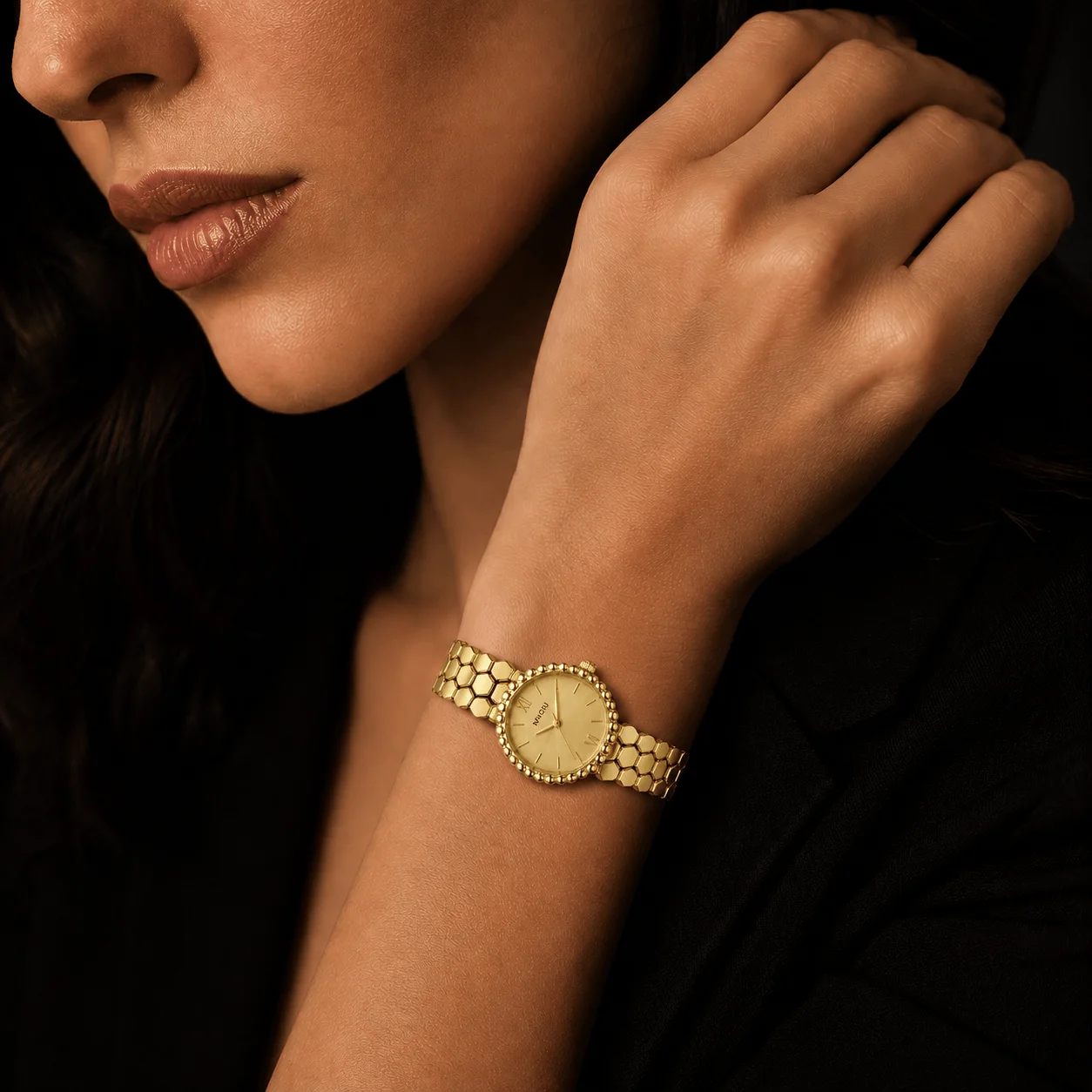 Elegant Women's Wristwatch Luxury Gold Honeycomb Bracelet Wristwatches for Woman Fashion Ladies Quartz Clock Gift montre femme