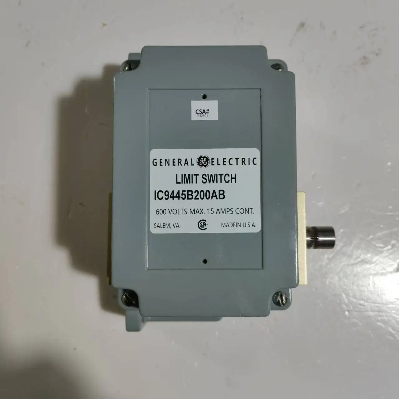 

OEM-КАЧЕСТВЕННЫЙ ПЕРЕКЛЮЧАТЕЛЬ GE IC9445B200AB IC9445 Рычажный концевой выключатель