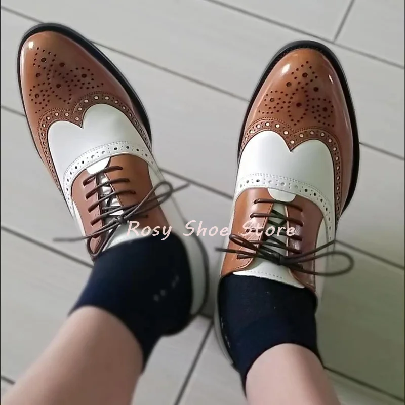 

Trendy Black White Color Blocking Hand-Carved Brogue Leather Shoes Business Casual Pointed Toe Leather Shoes Groom Wedding Shoes