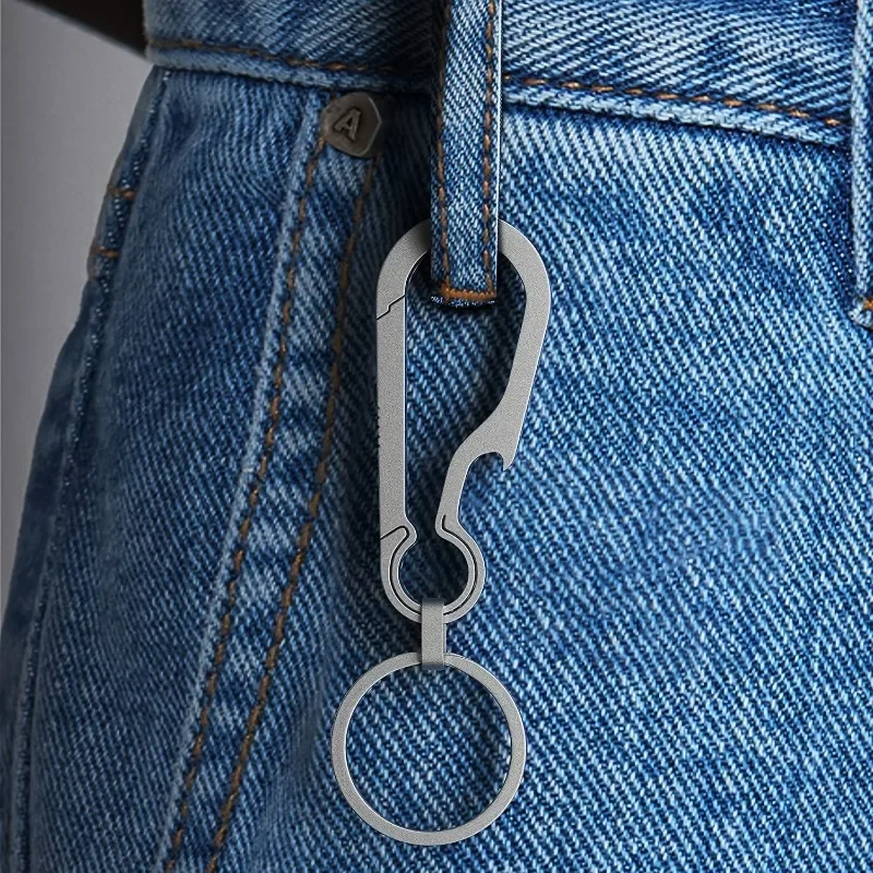 

Men's Titanium Bottle Opener Keychain Carabiner Key Chains EDC Outdoor Tool Tiranium Buckle Key Ring Car Key Waist Hanging Gift