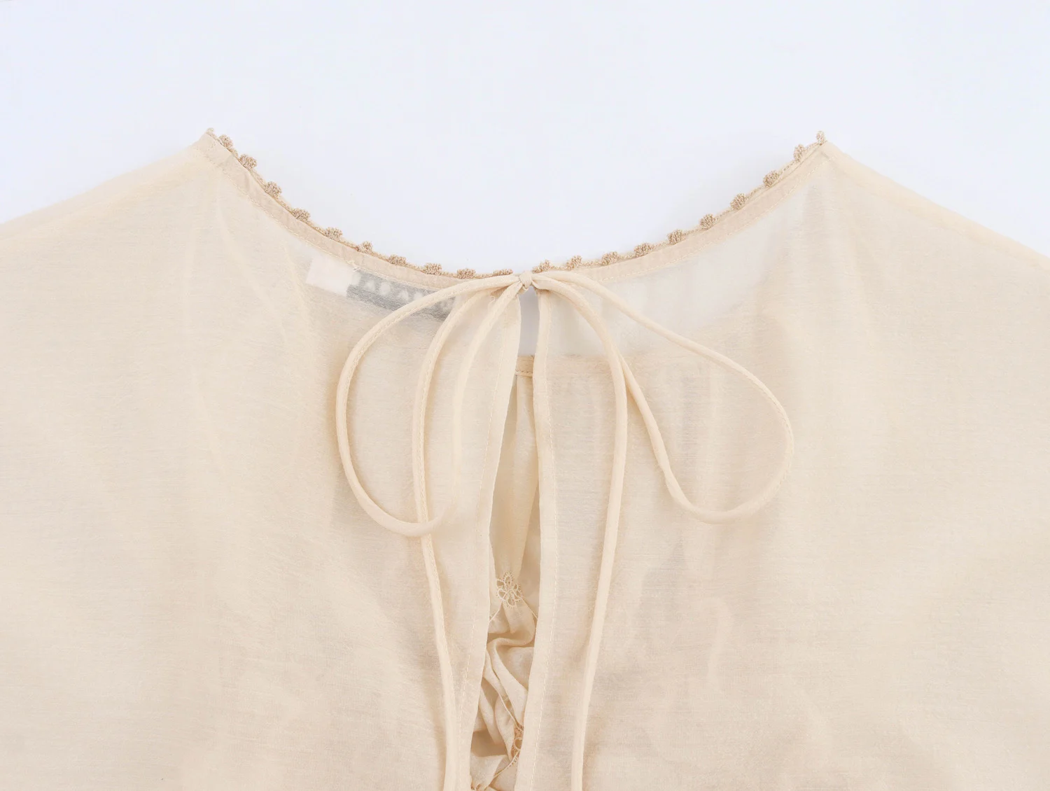 قميص صيفي جديد شبه شفاف من غزل الصلب ذو تصميم جميل ومطوي ثلاثي الأبعاد بأكمام قصيرة