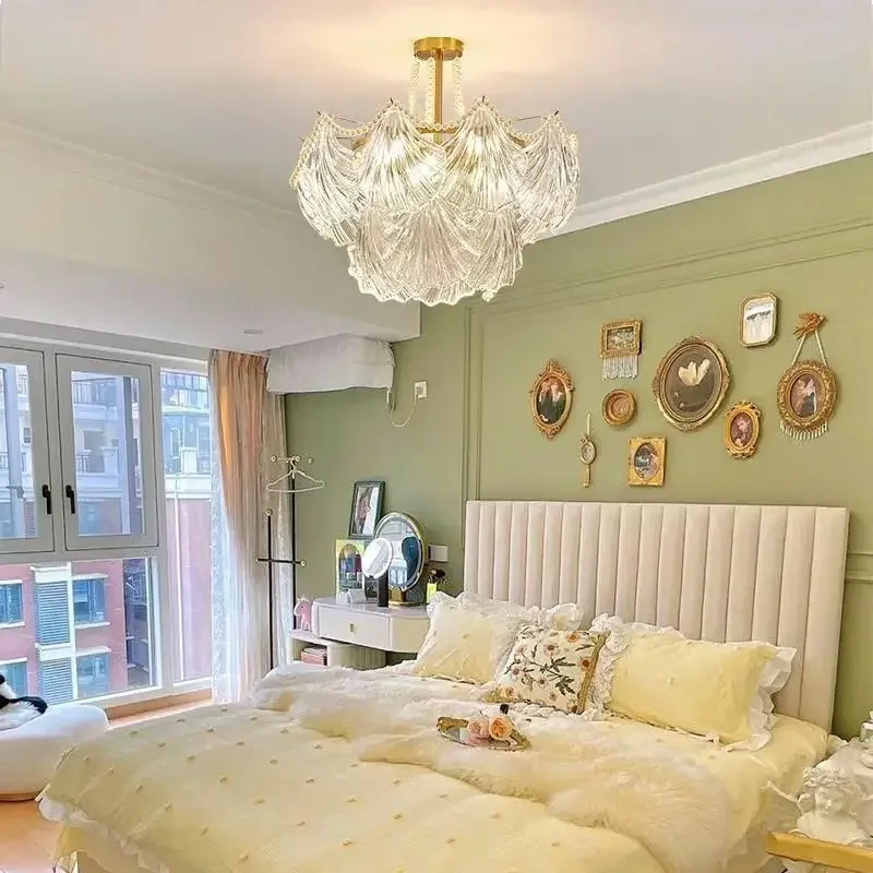 Lampadario francese a conchiglia di lusso leggero Lampadario di cristallo moderno e semplice per soggiorno di celebrità di Internet Calda camera nuziale romantica Master
