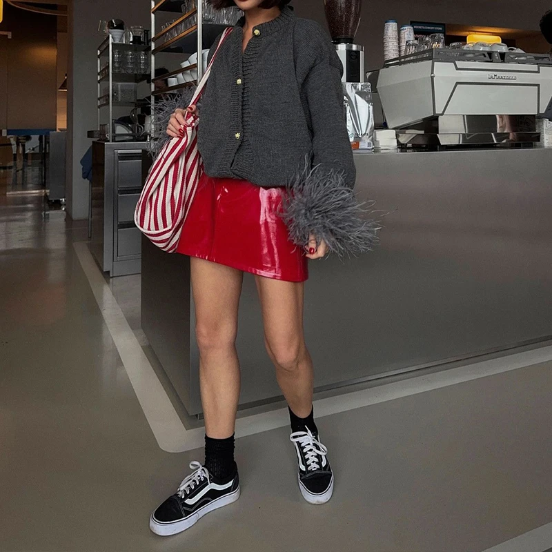 BKLD 2025 Nieuwe Stijl Stijlvolle Dames Hot Red Hoge Taille Button Up Rits Patchwork Spiegel PU Lederen Halve Rok Veelzijdige Rok