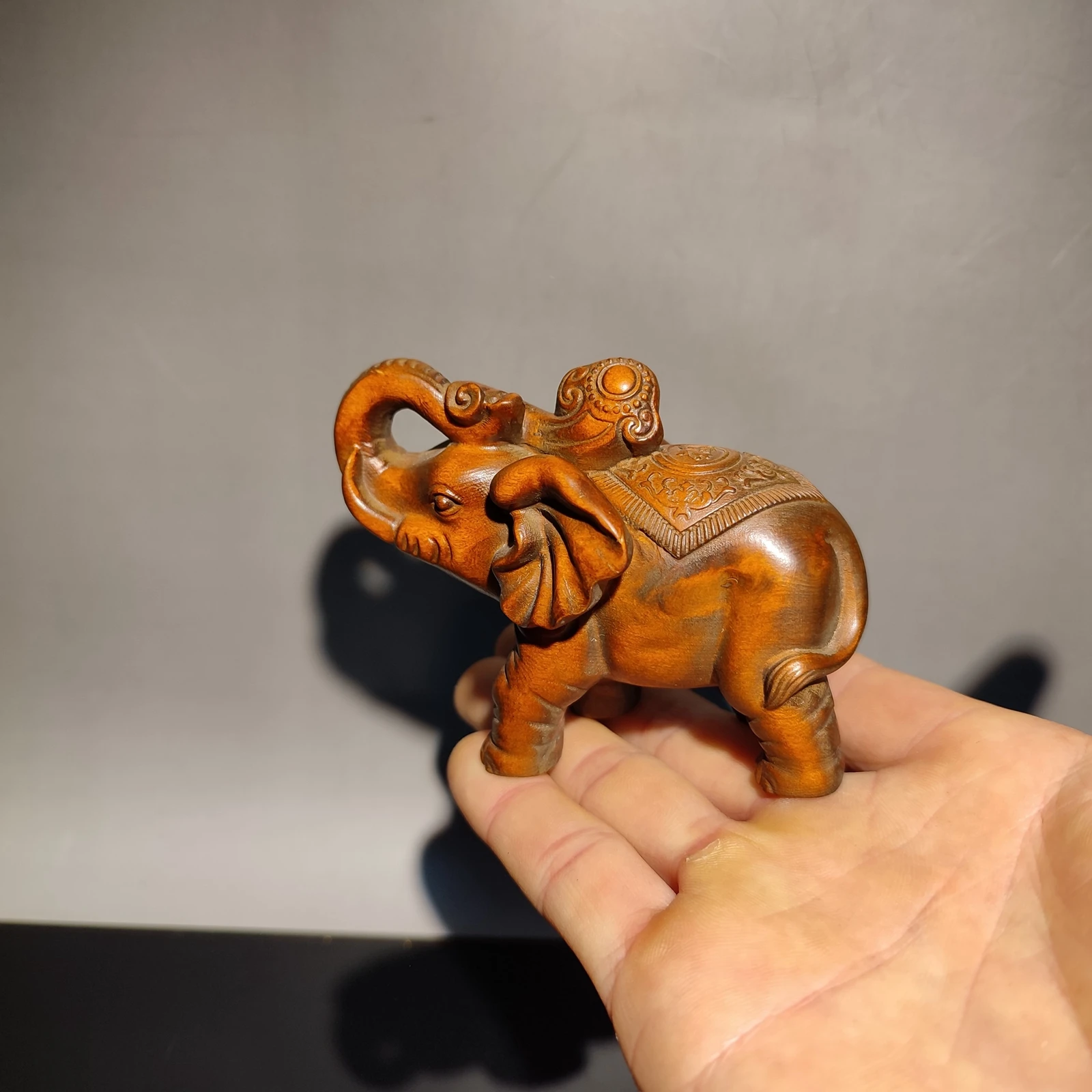 vintage carved wooden elephant statue Home decoration decor wood carving gift souvenir amusing
