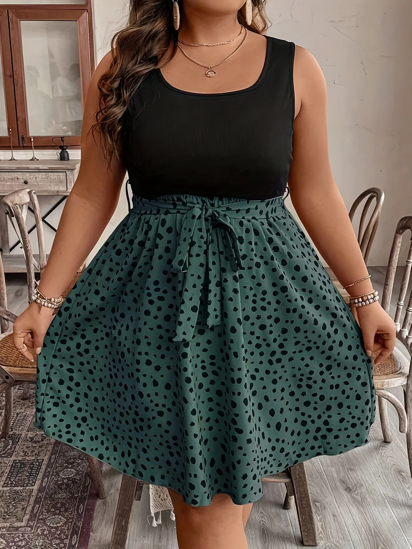 

Large women's knitted spliced woven round neck sleeveless waist cinched A-line short vacation dress