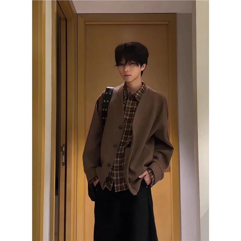 

Мужская коричневая вязаная куртка в стиле пэчворк, свободного кроя, из искусственной кожи, укороченная, для весенне-осеннего сезона, в стиле Old Money