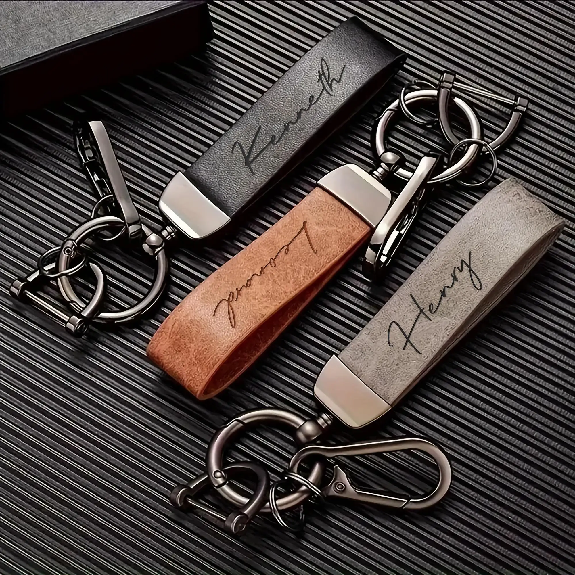 Custom Name Leather Keychain with Zinc Alloy, Personalized Text Key Tag,Ideal Gift for Him on Father's Day Valentine's Christmas