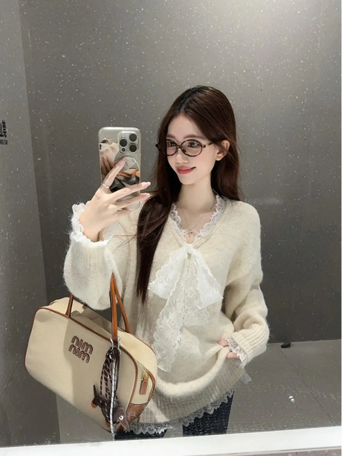 

Lace Knot Splicing Loose Long Sve Sweater Women's Faion Lazy Knitted irt Mid-Length Top for Autumn 2025