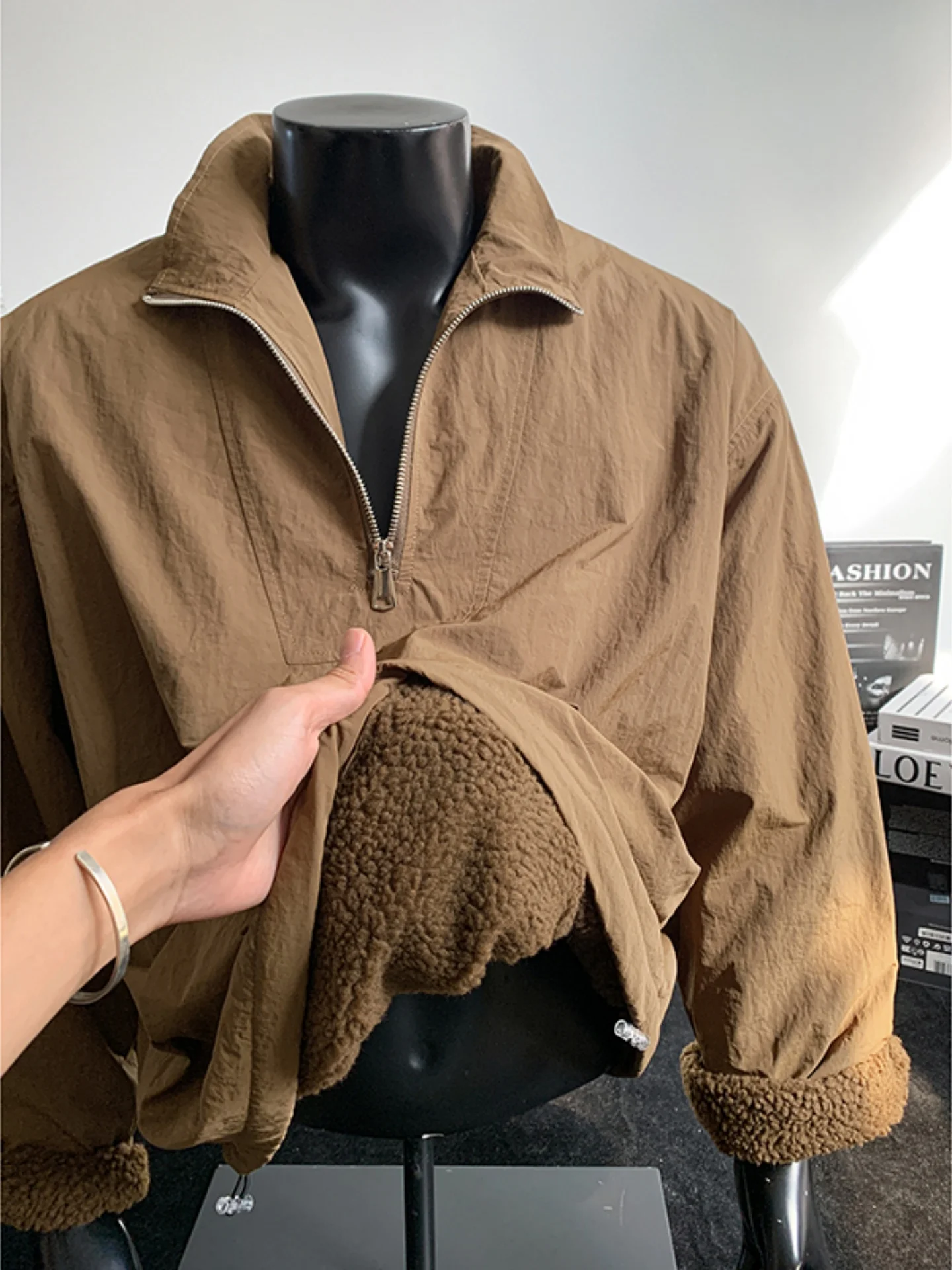 

Мужская зимняя толстовка из овечьего вельвета на молнии, утепленная, в американском ретро-стиле, спортивная, повседневная, удобная, с длинными рукавами