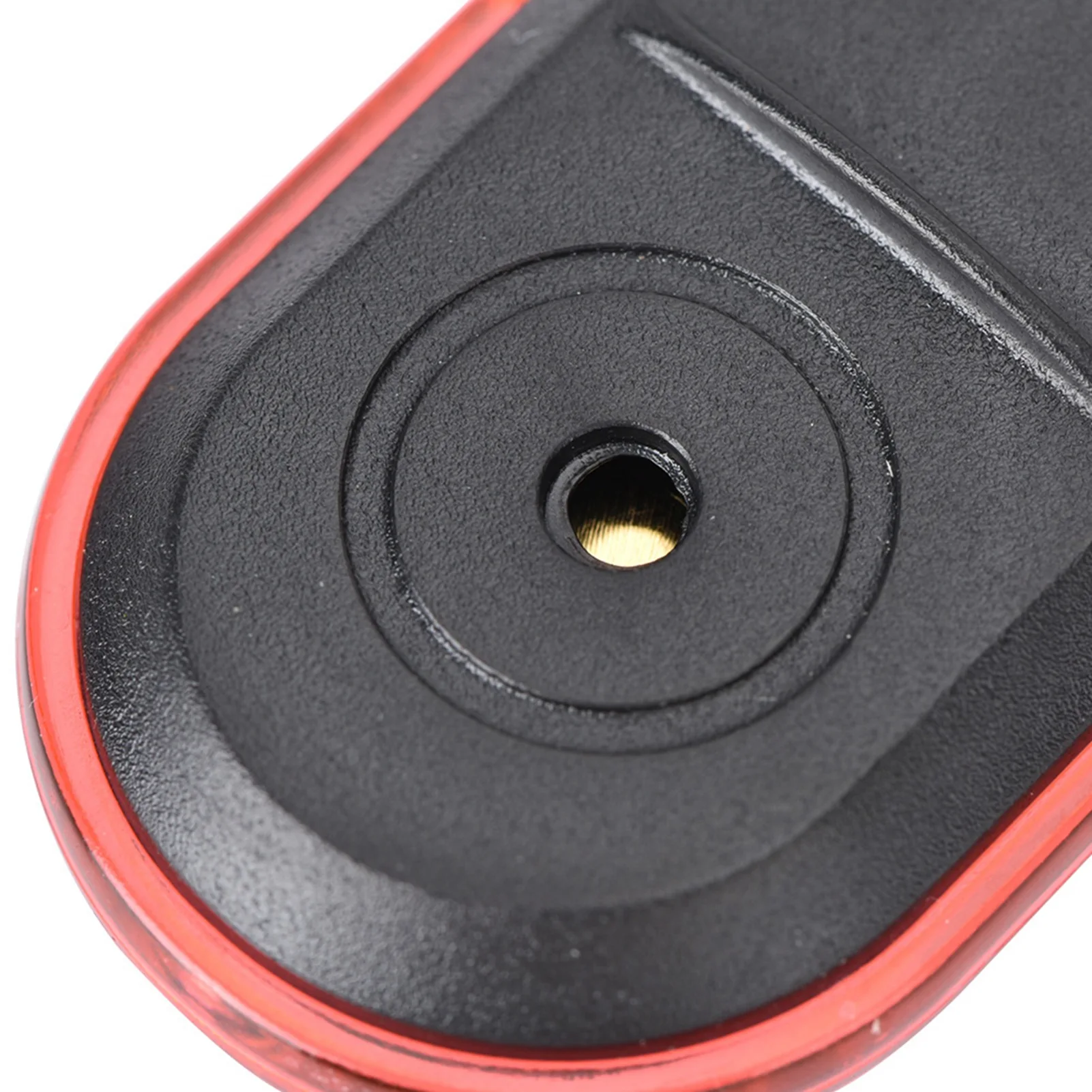 アラームキーファインダー 8-10メートル感知範囲 リモコン 2.1 X 1.2 X 0.4インチ キーファインダー 子供用 ペット用 スマートフォン用キーチェーン