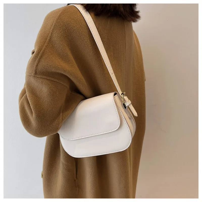 Simplicity Trendy Saddle Shoulder Bag Women PU Leather Crossbody Bag Simple Solid Color Flap Messenger Bag Designer Handbags Pou
