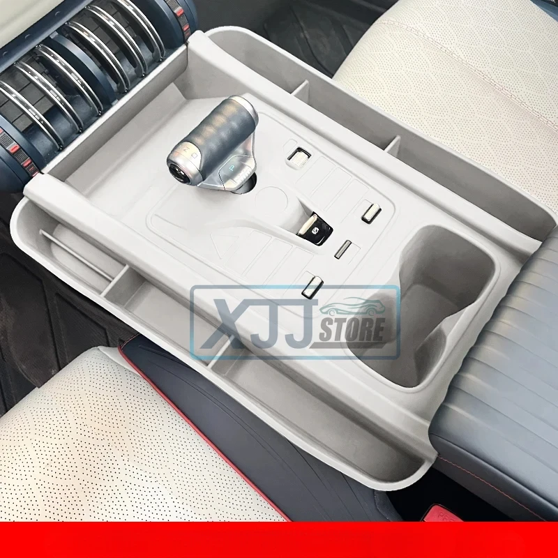 ل BYD Atto 3 Yuan Plus وحدة التحكم المركزية مسند الذراع صندوق صينية حامل الكأس السيليكون صندوق تخزين لوحة شحن لاسلكية داخلية